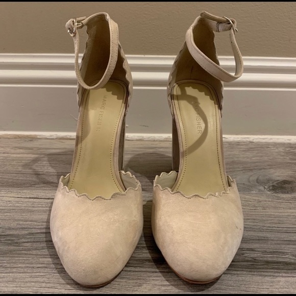 Sahar Heels, Scalloped edge, Closed toe, Thick heel size 8.5. Marc Fisher - Picture 2 of 5